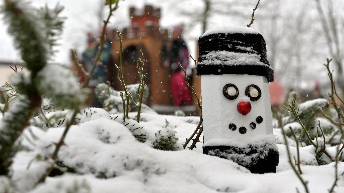 Schneemanntag auf der Osterburg. Dank des Neuschnees bot sich im Burghof eine idyllisch, winterliche Kulisse.