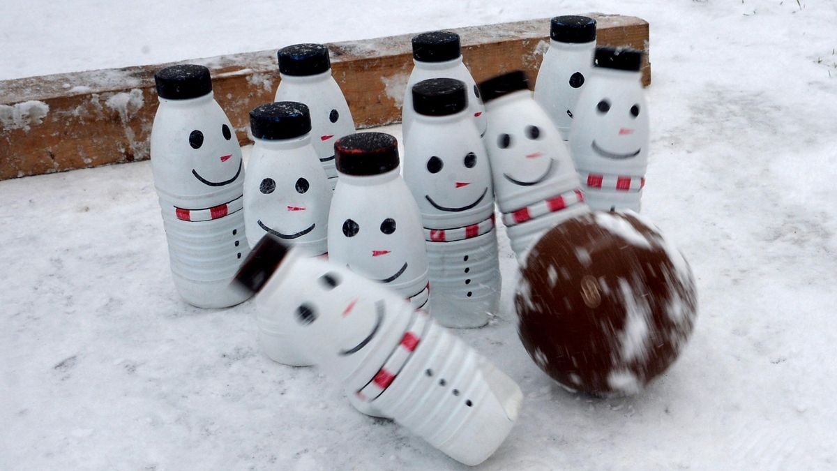 Schneemanntag auf der Osterburg. Dank des Neuschnees bot sich im Burghof eine idyllisch, winterliche Kulisse.