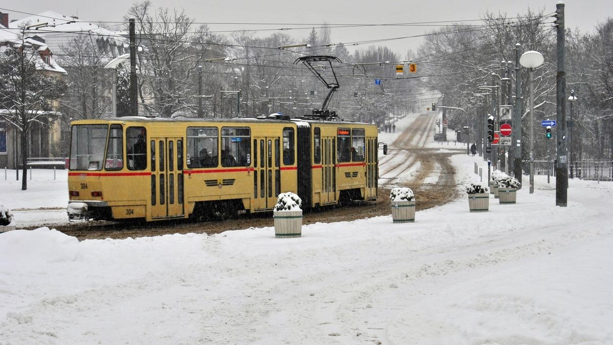 Der Thüringer Waldbahn macht der viele Schnee im Kreis Gotha nichts aus.