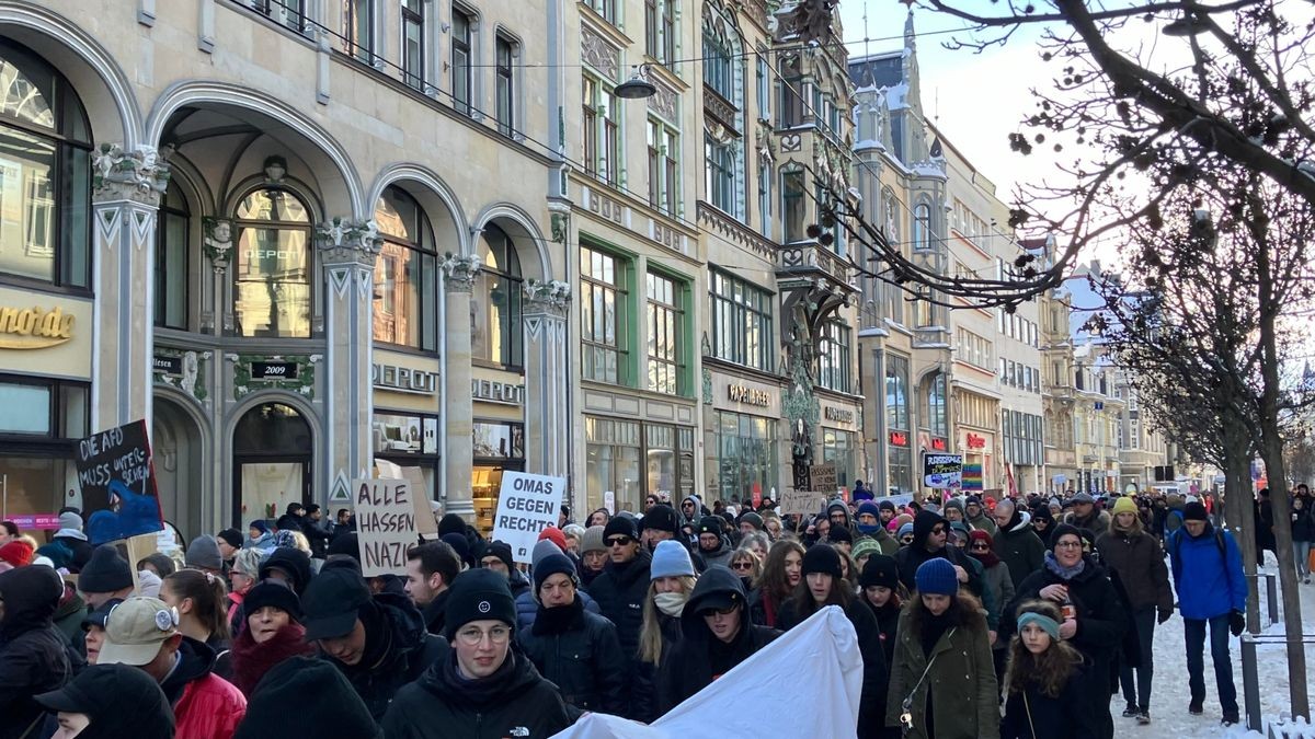 Vom Hirschgarten, vorbei am Presseklub, dann ging es weiter zum Anger.