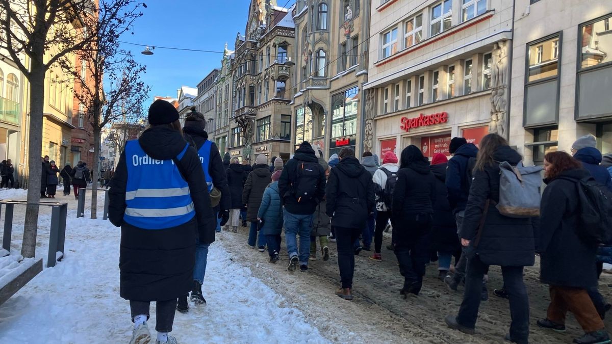 Vom Hirschgarten, vorbei am Presseklub, dann ging es weiter zum Anger.