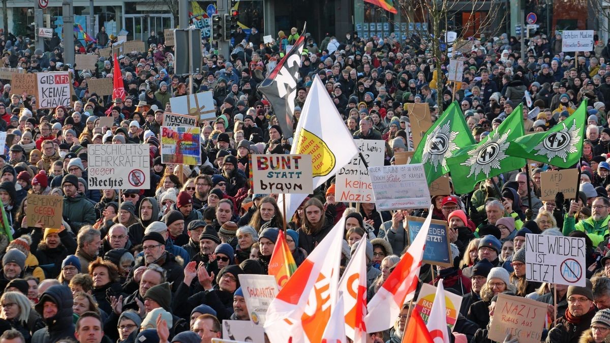 15.000 Menschen bei Demo gegen rechts in Braunschweig