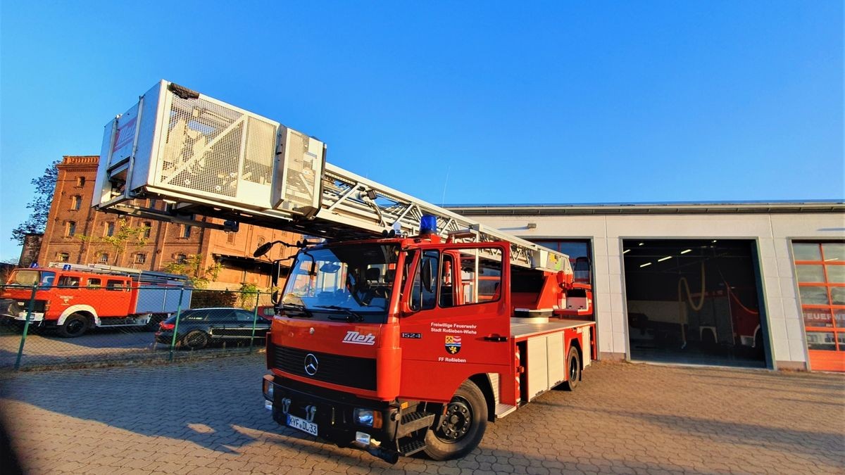 Roßleben als Stützpunktwehr braucht dringend eine neue Drehleiter. Die von der Landesfeuerwehrschule Bad Köstritz übernommene, im Bild, wird in diesem Jahr 30 Jahre alt. (Archiv)