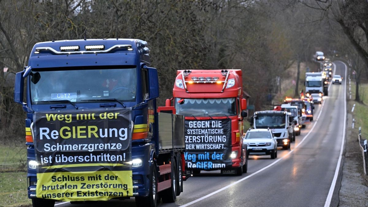 An dem Protest beteiligen sich unter anderem Handwerker, Logistikfirmen und Landwirte.