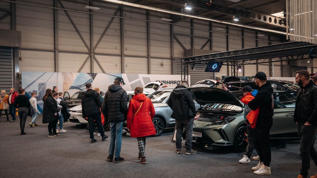 Die Automobilmesse Erfurt, die als Mitteldeutschlands größte Messe für Mobilität, Automobil und Tuning gilt, läuft seit dem 26. Januar 2024 auf dem Erfurter Messegelände. Kernthema der Messe: Alternative Antriebskonzepte.