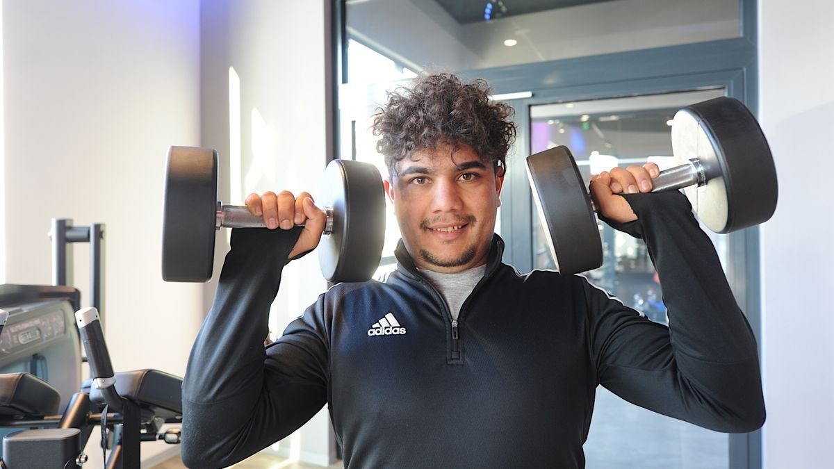 Ajmal Miakhel stammt aus Afghanistan und geht in seiner Freizeit gern ins Fitnessstudio.