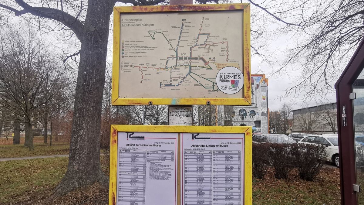 Busfahrpläne auf dem Land können ernüchternd auf Verkehrswende-Optimisten wirken.