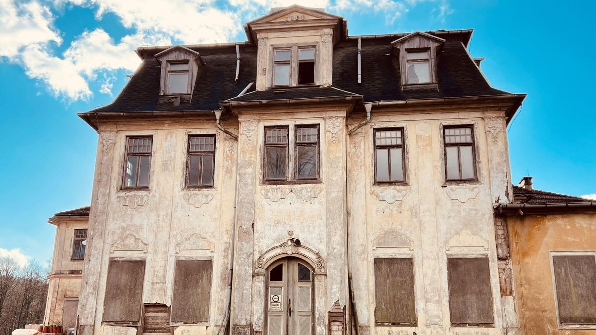 Das noch existierende historische Haupthaus der Hohen Sonne soll abgerissen und neu aufgebaut werden.