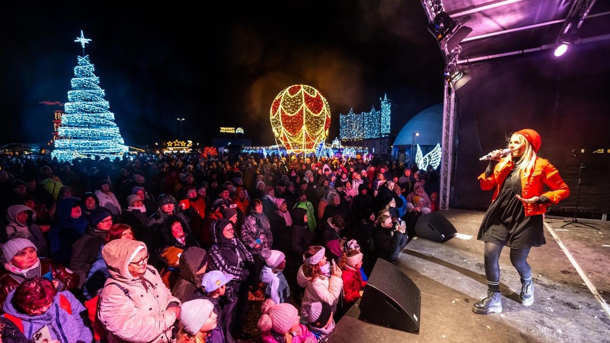 KLUB-Leserfest von TA, OTZ und TLZ in der „Thüringer Glitzerwelt“ am Stausee Hohenfelden.