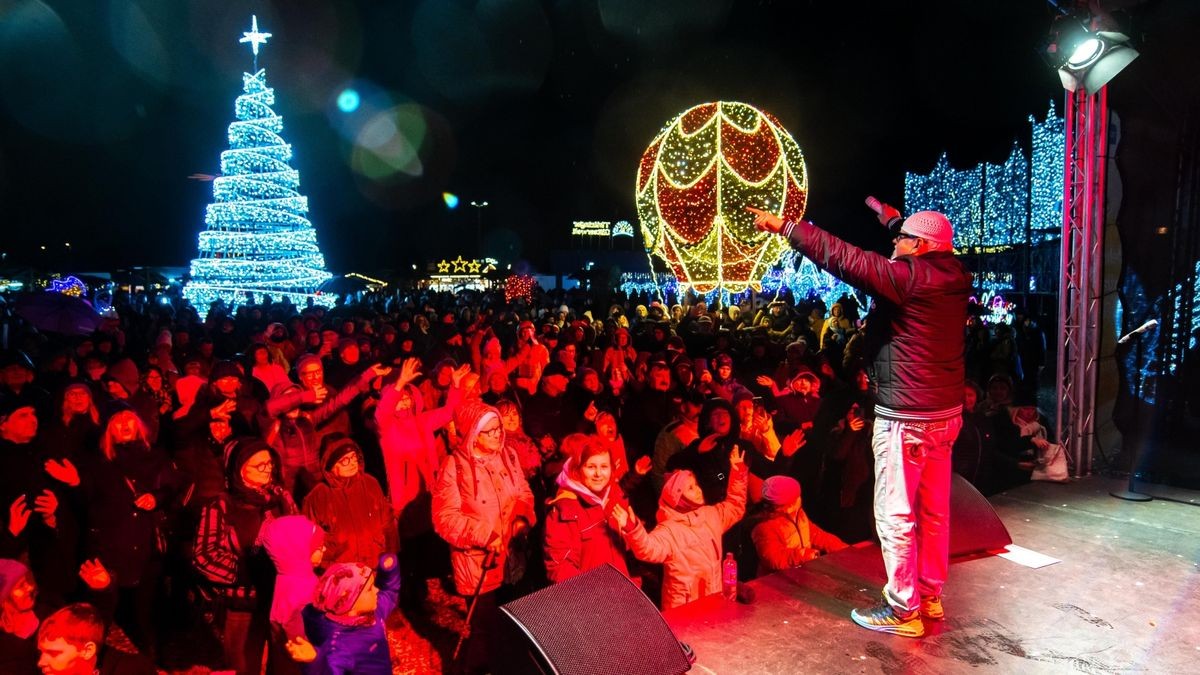 KLUB-Leserfest von TA, OTZ und TLZ in der „Thüringer Glitzerwelt“ am Stausee Hohenfelden.