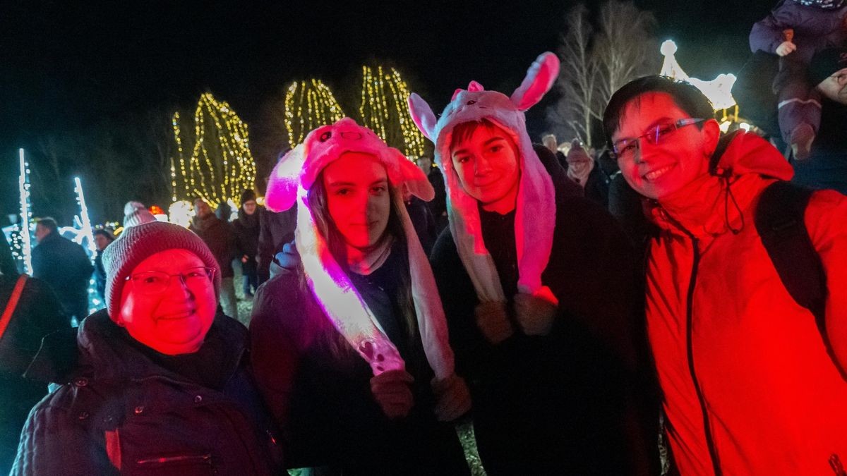 KLUB-Leserfest von TA, OTZ und TLZ in der „Thüringer Glitzerwelt“ am Stausee Hohenfelden.