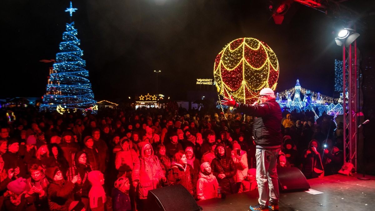 KLUB-Leserfest von TA, OTZ und TLZ in der „Thüringer Glitzerwelt“ am Stausee Hohenfelden.