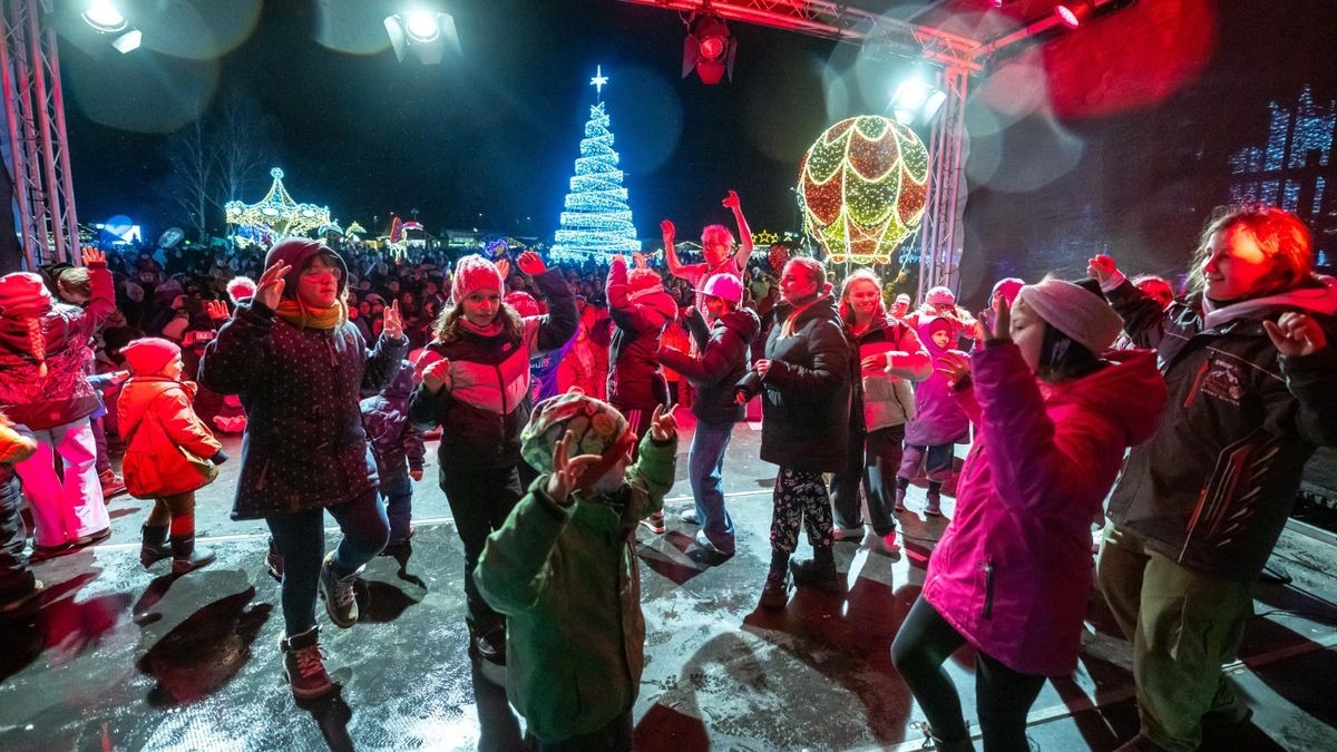 KLUB-Leserfest von TA, OTZ und TLZ in der „Thüringer Glitzerwelt“ am Stausee Hohenfelden.