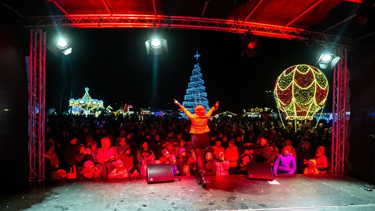 KLUB-Leserfest von TA, OTZ und TLZ in der „Thüringer Glitzerwelt“ am Stausee Hohenfelden.