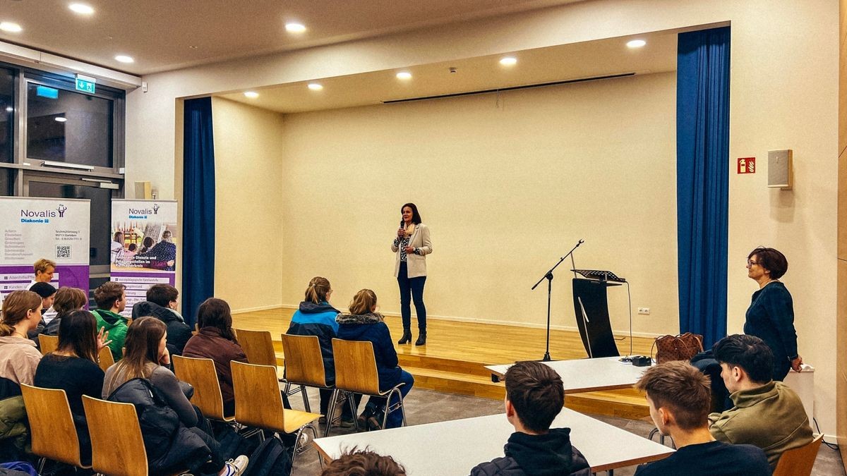 Im Bad Frankenhäuser Gymnasium fand der Aktionstag „Schule trifft Wirtschaft“ mit zahlreichen Ausstellern statt.