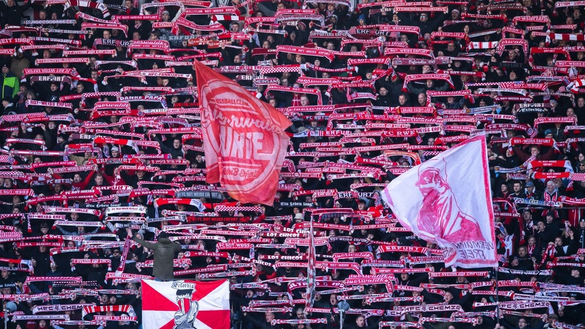 Der FC Rot Weiß Erfurt bemüht sich darum, zur kommenden Saison die U23-Mannschaft zu reaktivieren.