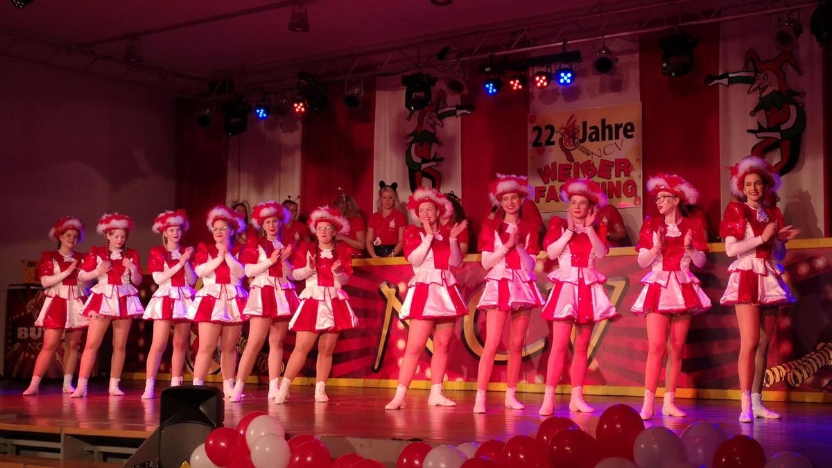 Mit akrobatischer Tanzshow sorgte die Tanzgarde des Niederorschler Carnevalvereins für Stimmung. 