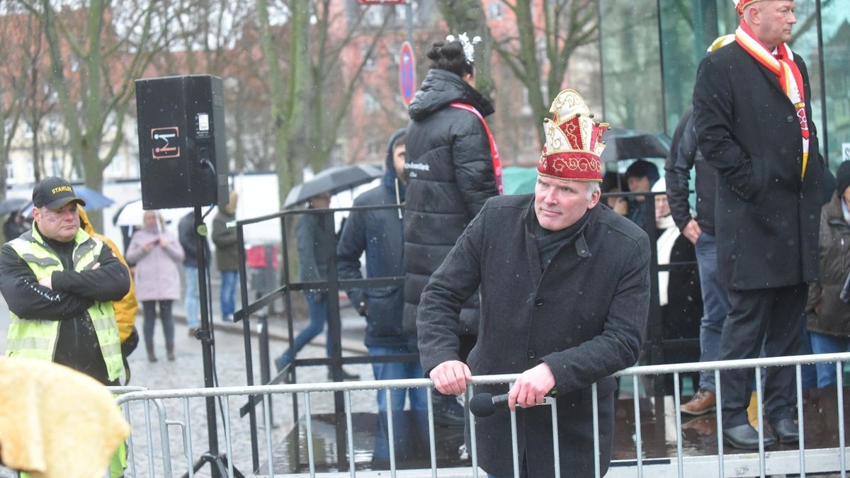 Warten auf den Start am Domplatz.