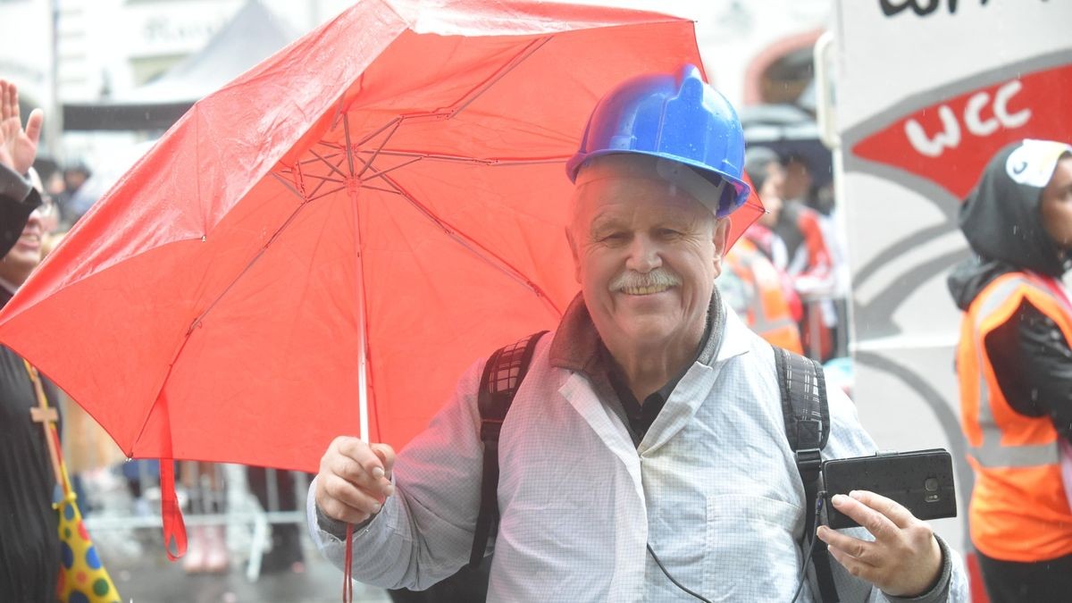 Ein Regenschirm dürfte am Sonntag nicht fehlen.