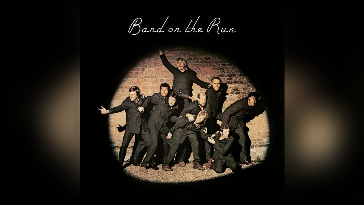 Das Cover des Original-Albums „Band on the Run“ von Paul McCartney & Wings aus dem Jahr 1974.