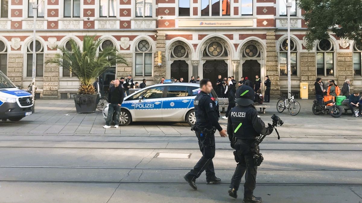 Die Polizei hat häufig auf dem Erfurter Anger zu tun. Kameras sollen ihre Arbeit erleichtern und potenzielle Straftäter abschrecken (Archiv).