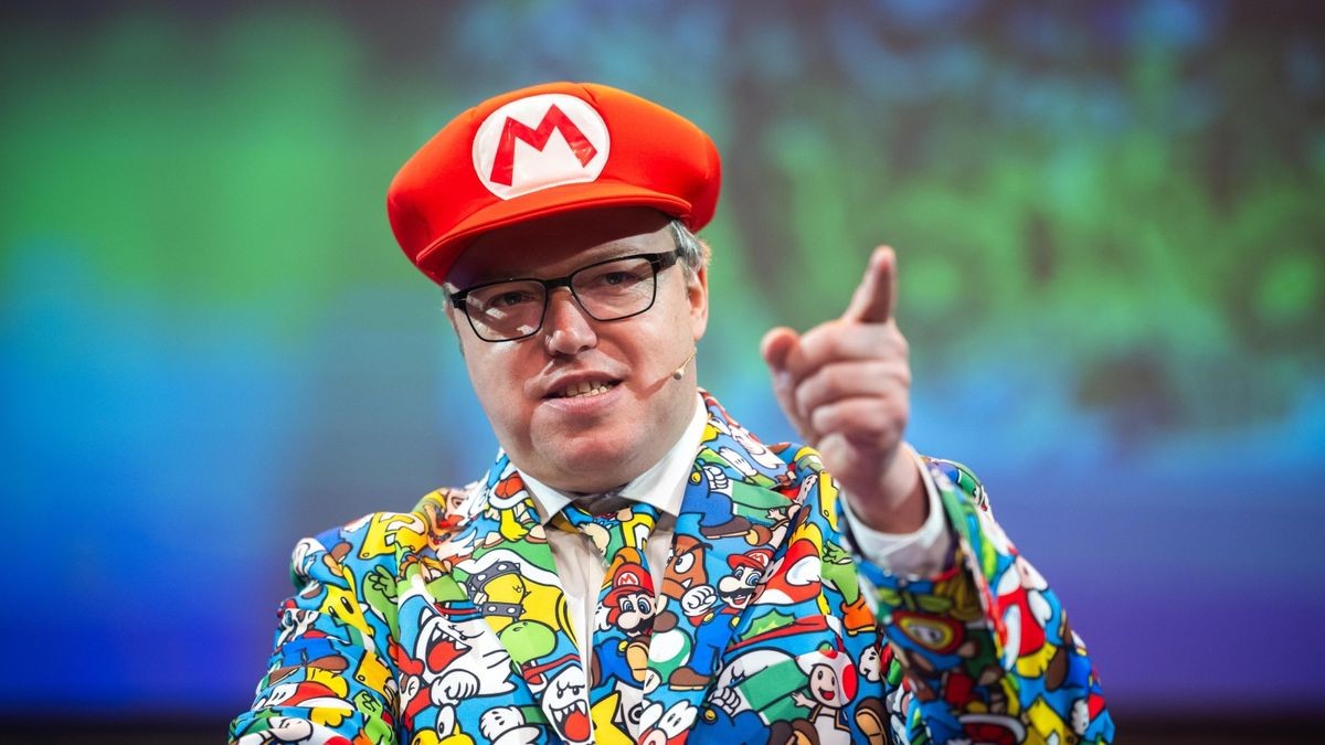 CDU-Landeschef Mario Voigt sagt als Super Mario den anderen Politikern, wo es langgehen soll.