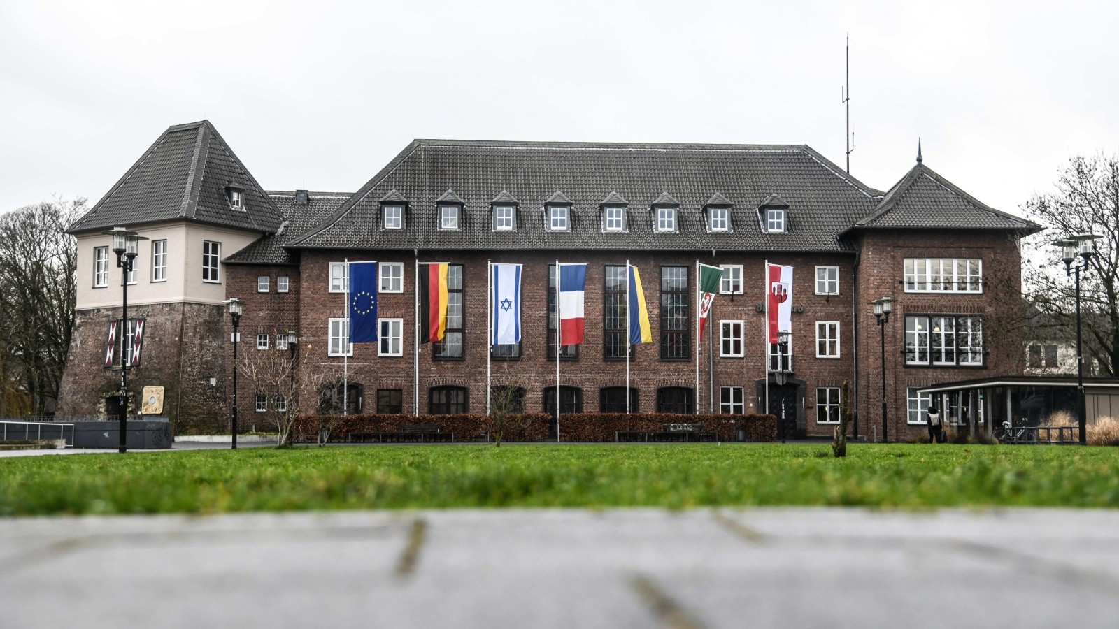 Rathaus Dinslaken 60 Stellen offen „Lähmung der Arbeitsabläufe“
