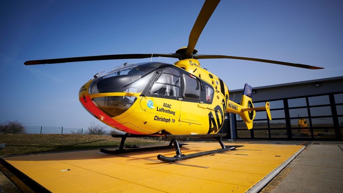 Der ADAC-Rettungshubschrauber Christoph 70 auf dem Flugplatz in Schöngleina. (Archiv-Foto)