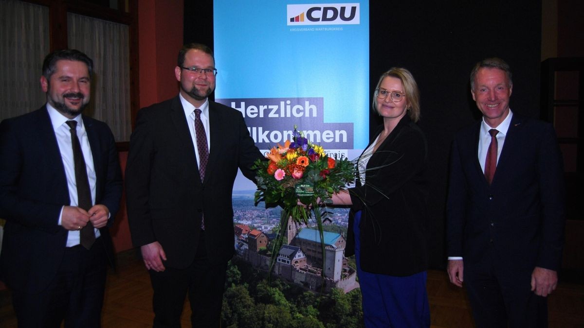 CDU nominiert Ulrike Jary (2.v.re) zur Direktkandidatin für den Wahlkreis 6 (Wartburgkreis 2) zur Landtagswahl im Herbst. Rechts der bisherige Amtsinhaber Raymond Walk. Ganz links Kreisvorsitzender Michael Brodführer und daneben Versammlungsleiter und Eisenachs Bürgermeister Christoph Ihling