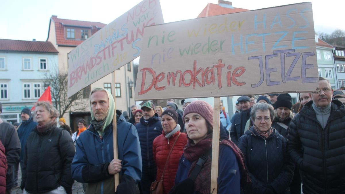 Kundgebung auf dem Marktplatz in Waltershausen.