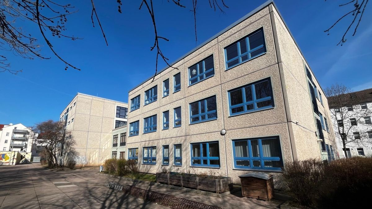 In der Erfurter Huttenschule wird im Sommer das Gymnasium 11 gegründet. Aber auch die Regelschule darf weiter Schüler aufnehmen.