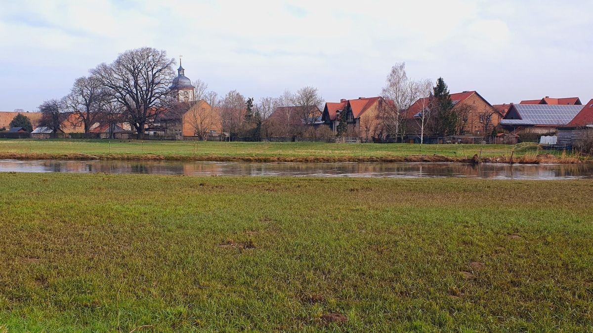 Blick auf die Ortschaft Schönewerda und die Unstrut.