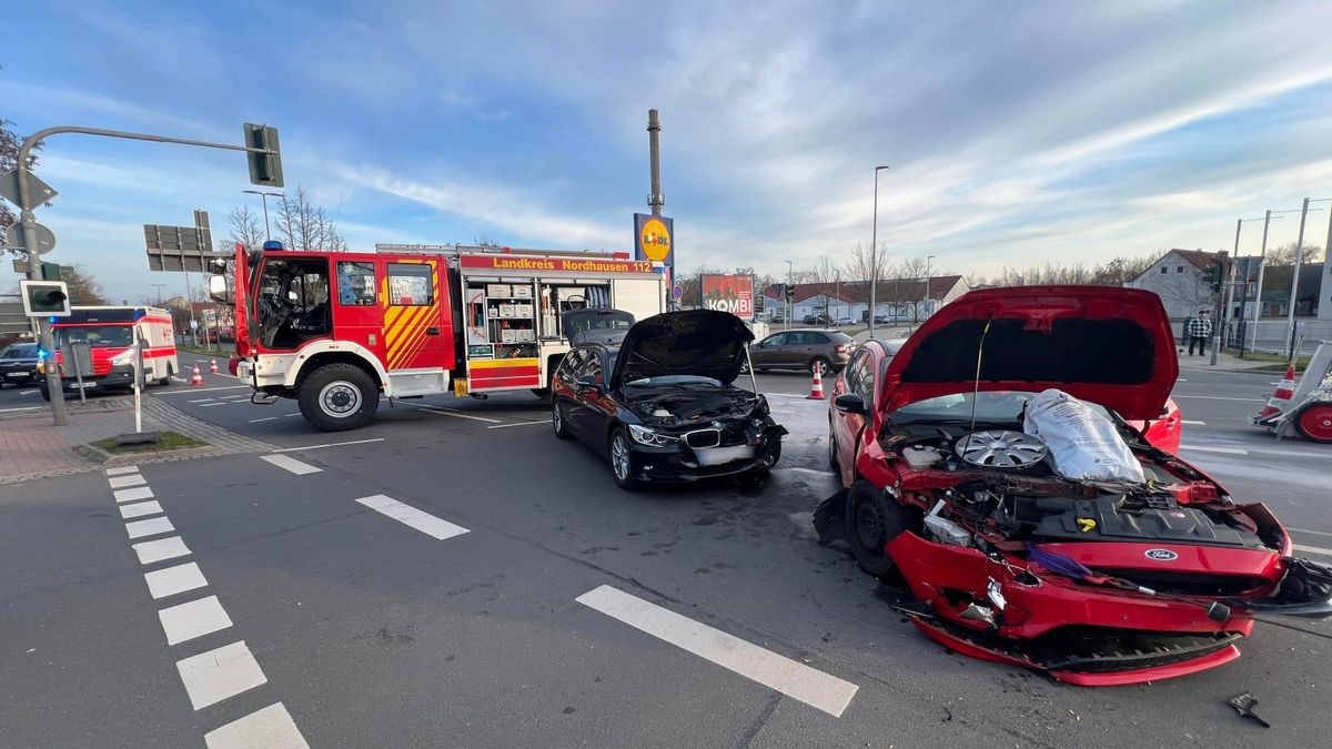 Nach einem Vorfahrtsfehler kollidierten zwei Autos in Nordhausen.