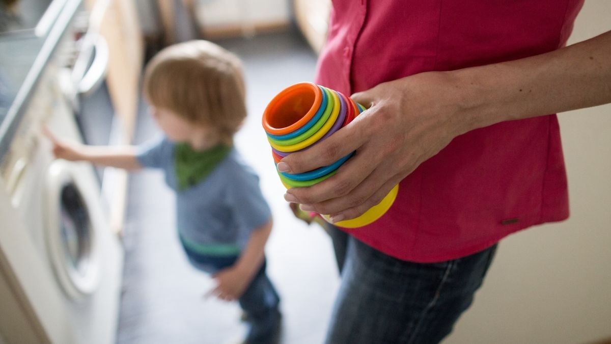 Die Interessen von Familien würden bei Gesetzgebungsverfahren bereits berücksichtigt, erklärte eine Sprecherin des Thüringer Sozialministeriums.