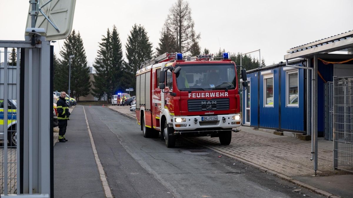 Der Brand ist am Donnerstagmorgen (07.03.3024) aus bislang unbekannter Ursache in einem Zimmer ausgebrochen.