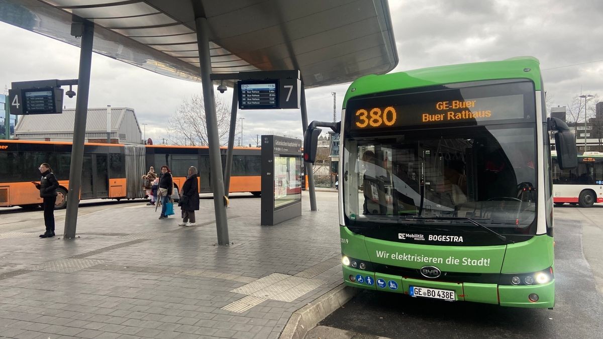 Von den Bussteigen am Hauptbahnhof aus lassen sich viele Ziele in Gelsenkirchen direkt erreichen.