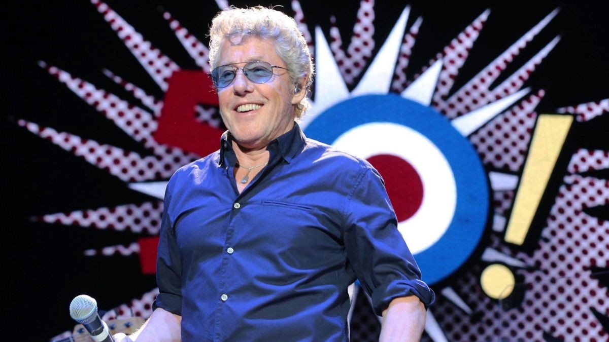 ARCHIV - 17.09.2016, Italien, Bologna: Sänger Roger Daltrey von der britischen Band The Who tritt in der Unipol Arena auf. Am 1. März 2024 feiert Daltrey seinen 80. Geburtstag. (zu dpa: «The-Who-Sänger Roger Daltrey wird 80 - Das Mikrofon fliegt immer noch») (zu dpa: «The-Who-Sänger Roger Daltrey wird 80 - Das Mikrofon fliegt immer noch») Foto: Giorgio Benvenuti/epa/dpa +++ dpa-Bildfunk +++