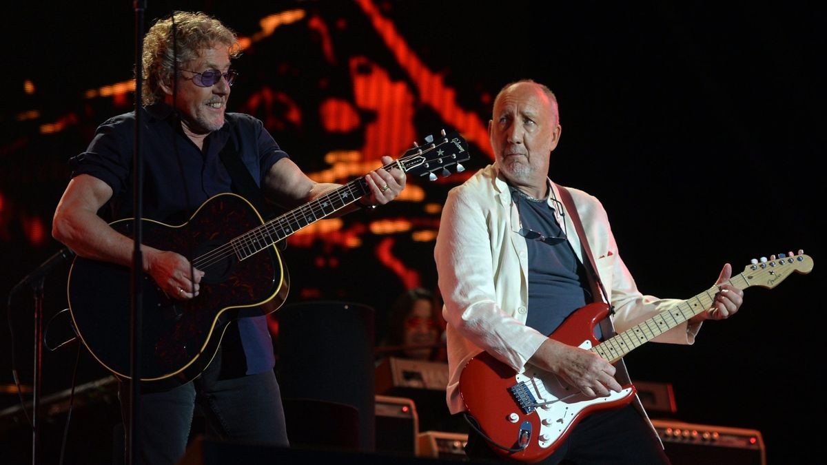 Roger Daltrey (links) und Pete Townshend treten als The Who am 28. Juni 2015 beim Glastonbury-Festival in Großbritannien auf.