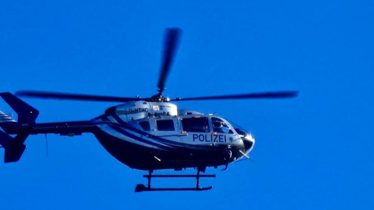 Auch der Hubschrauber der Thüringer Polizei kam bei der Suchaktion im Thüringer in Hörsel zum Einsatz.