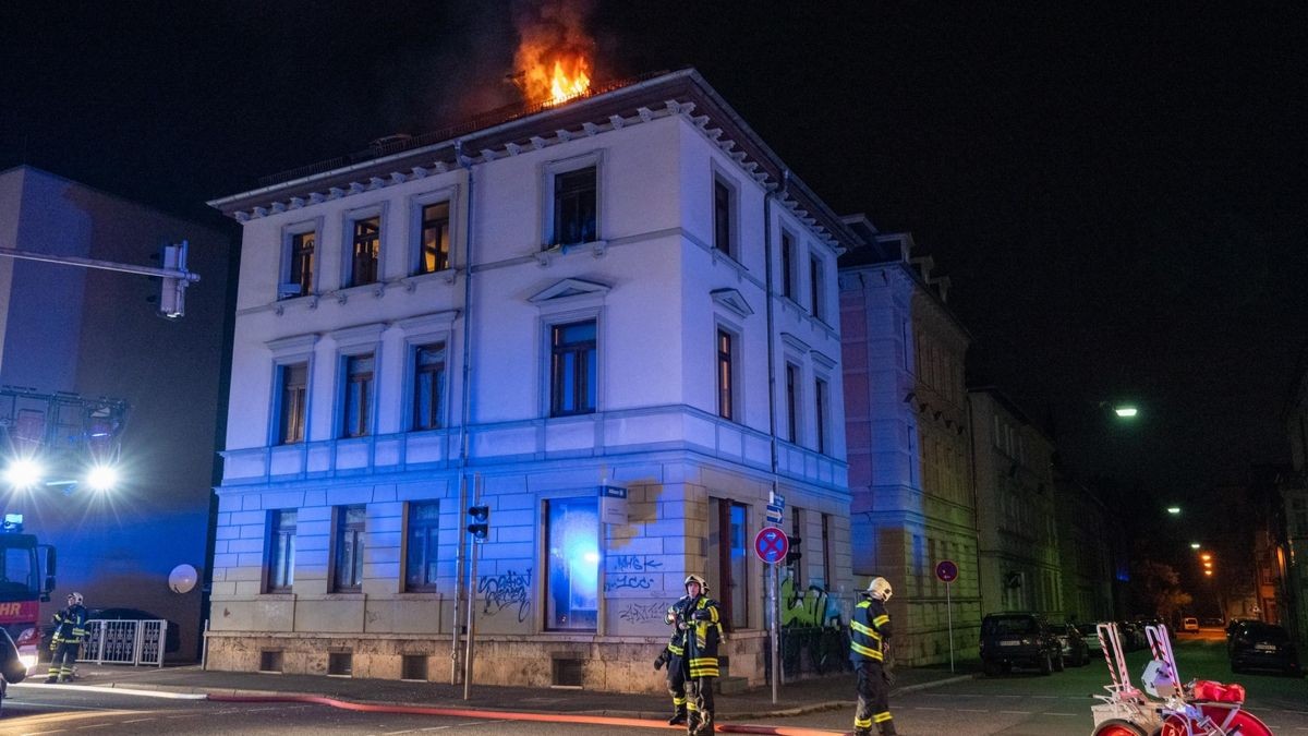 Das Haus wurde bei dem Brand stark beschädigt.