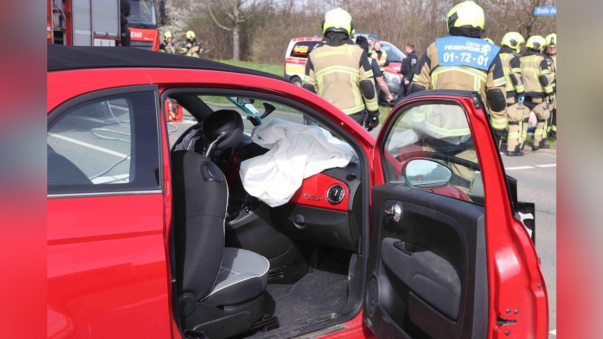 Bei einem Unfall auf der Kreuzung Straße des Bergmanns/Stadtring Süd-Ost sind am Dienstag sind mehrere Personen verletzt worden.