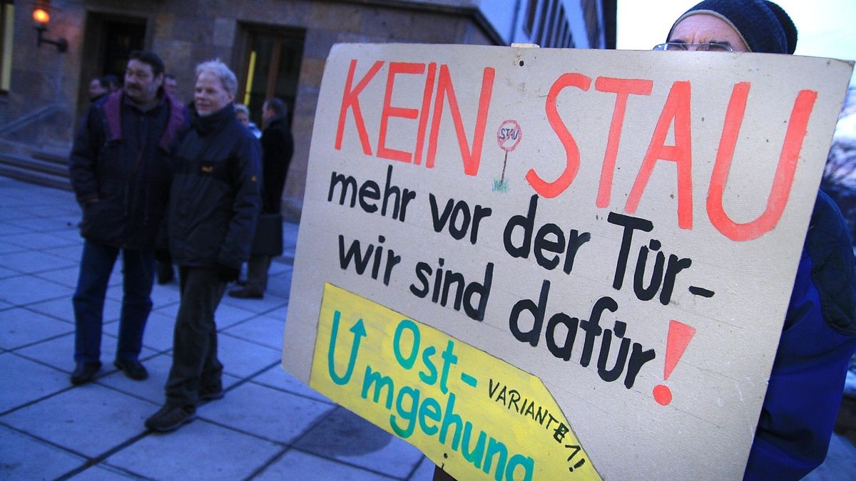 Diese Aufnahme entstand 2009 bei einer Demo Ostumgehung vor dem Stadtrat.