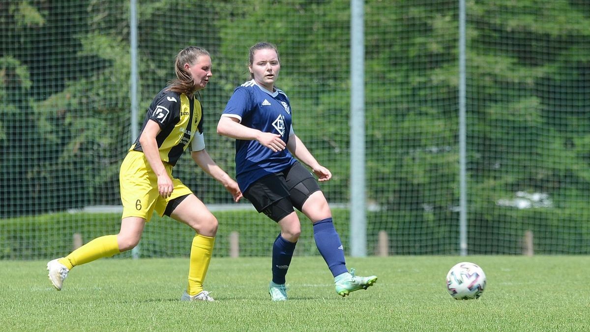 Ruhlas Frauenteam (rechts Kapitänin Annalena Hofmann) hat erstmals das Landespokal-Halbfinale erreicht.