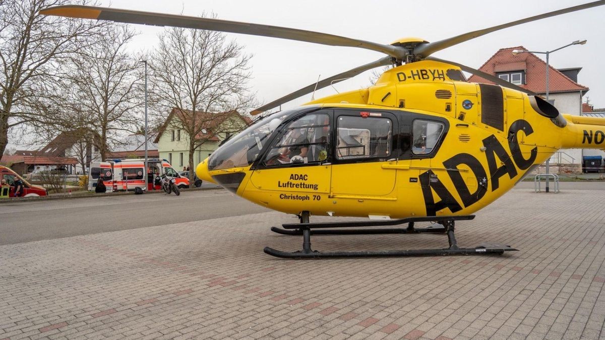 Ein Notarzt musste per Rettungshubschrauber an die Unfallstelle geflogen werden.