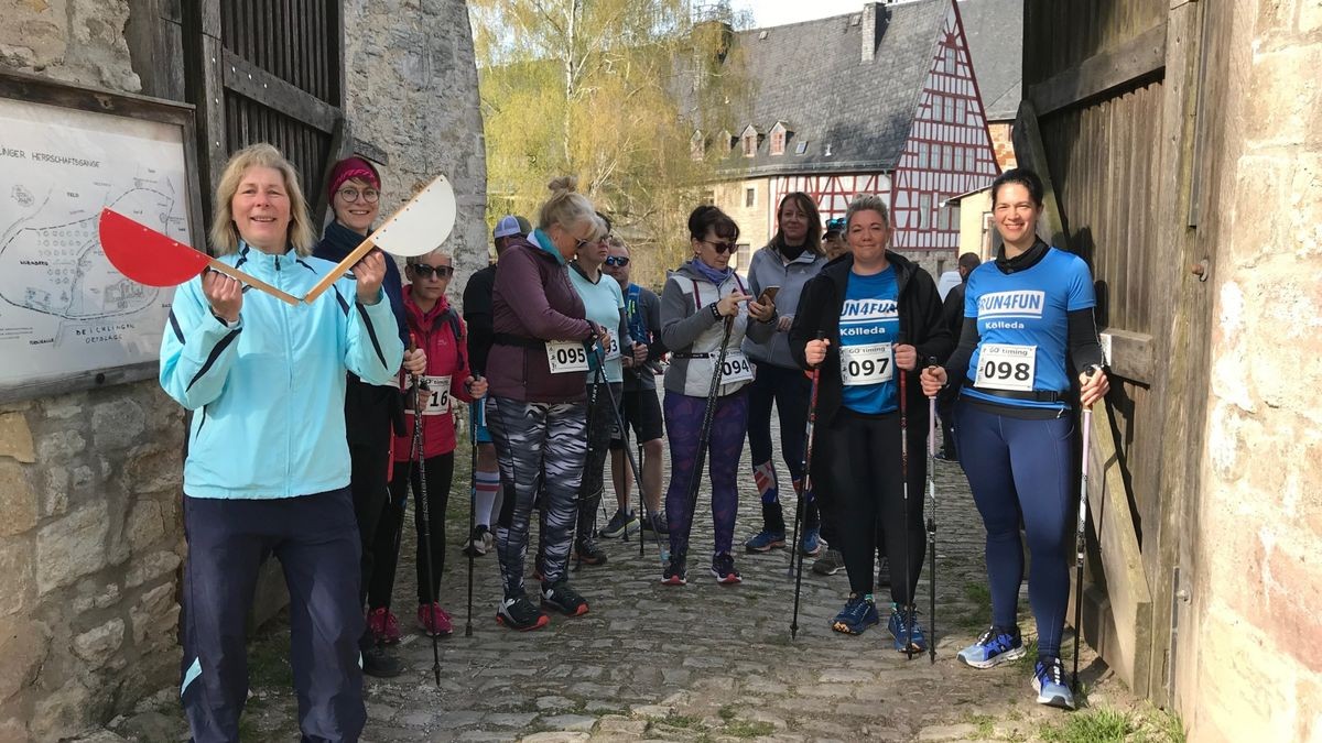 Auch im vergangenen Jahr erfolgte am „kalten Tor“ der erste Start für 15 Kilometer Nordic Walking. Sabine Vogt gab das Startsignal.