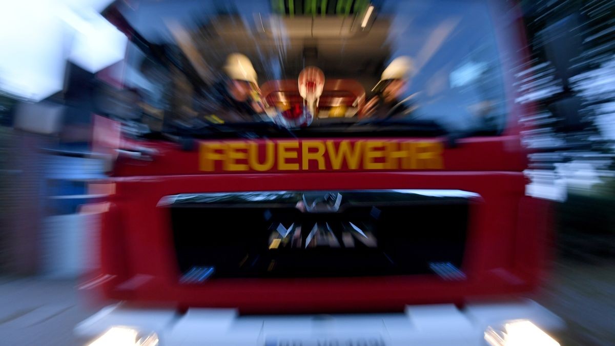 Einsatzkräfte der Feuerwehr konnten den Brand löschen und Schlimmeres verhindern. (Symbolbild)