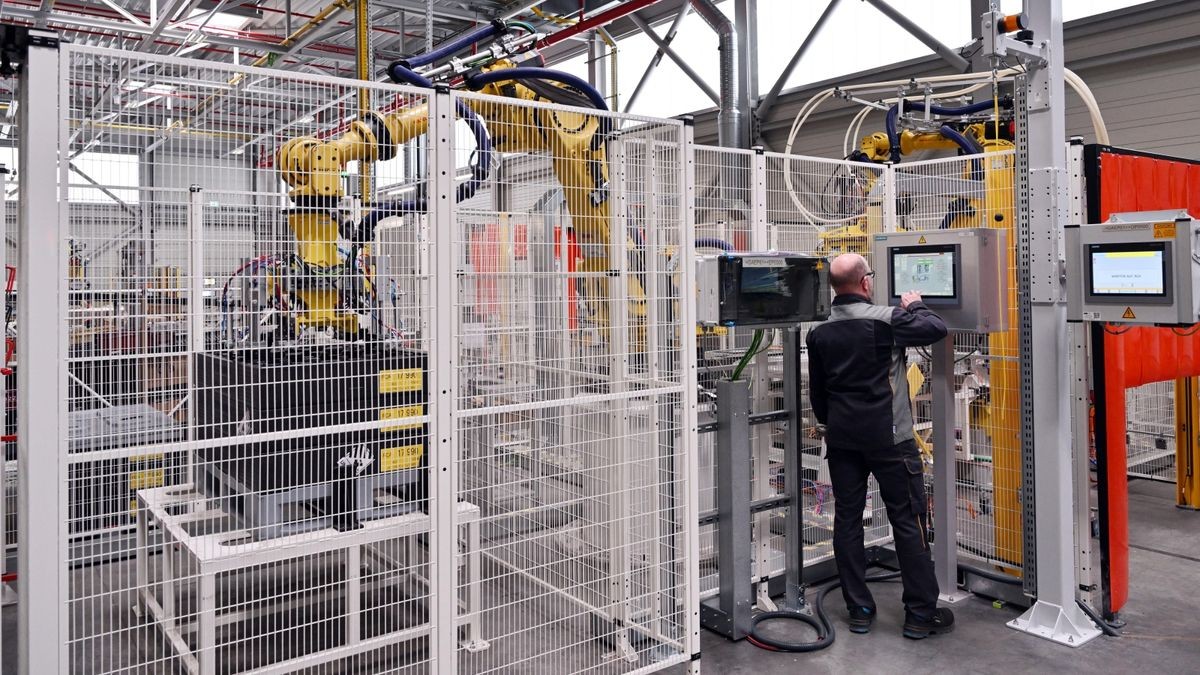 Produktion an der Batteriefertigung in der Opel Eisenach GmbH.