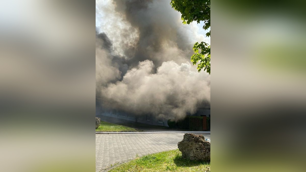 Am Morgen des 30. April brach in einer Stockmacherei in Wahlhausen ein Brand aus. Feuerwehren aus dem halben Eichsfeld und dem benachbarten Hessen sind stundenlang im Einsatz, um die Flammen unter Kontrolle zu bekommen.