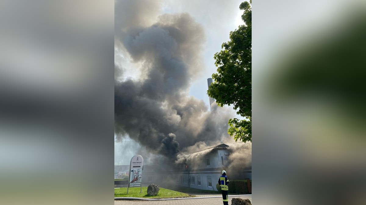 Am Morgen des 30. April brach in einer Stockmacherei in Wahlhausen ein Brand aus. Feuerwehren aus dem halben Eichsfeld und dem benachbarten Hessen sind stundenlang im Einsatz, um die Flammen unter Kontrolle zu bekommen.