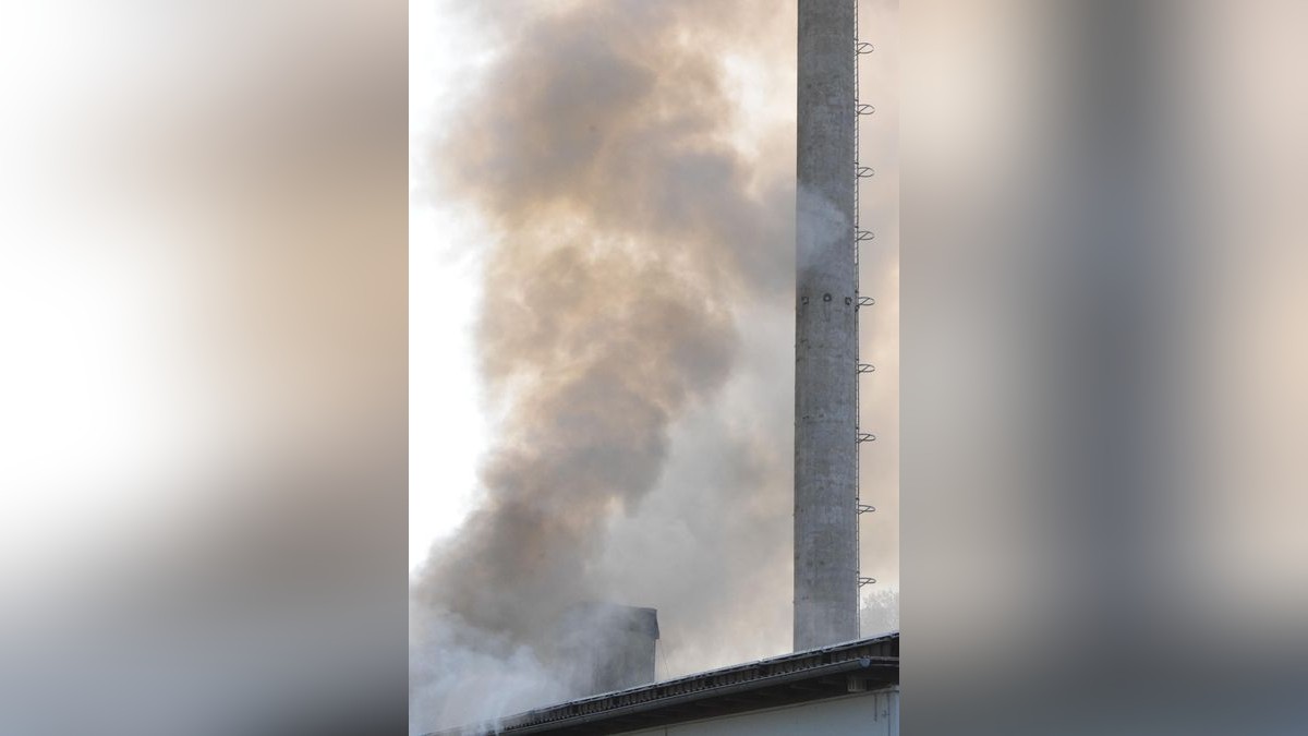 Am Morgen des 30. April brach in einer Stockmacherei in Wahlhausen ein Brand aus. Feuerwehren aus dem halben Eichsfeld und dem benachbarten Hessen sind stundenlang im Einsatz, um die Flammen unter Kontrolle zu bekommen.